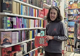 Cincuenta años de la Librería Pipo en Lucena: «En la pandemia repartíamos por las casas y los niños nos recibían como a los Reyes Magos»