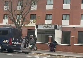 La mafia de okupas peruanos: de la urbanización de Carabanchel al asalto de un viejo hotel en Parla