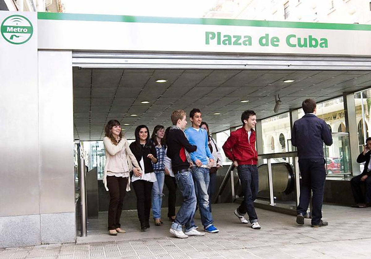 Para de metro de Plaza de Cuba en Sevilla