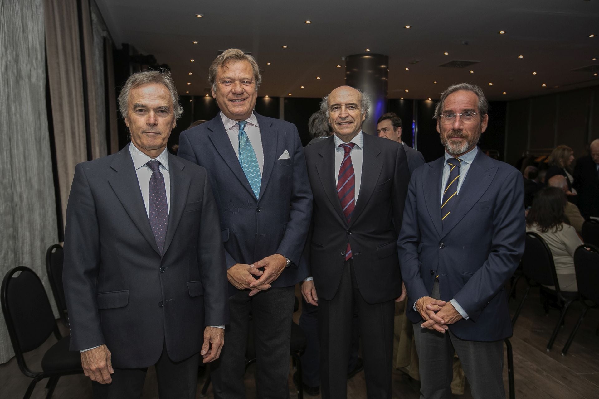 Los asistentes a la entrega del Premio Gran Capitán de ABC a El Cordobés, en imágenes