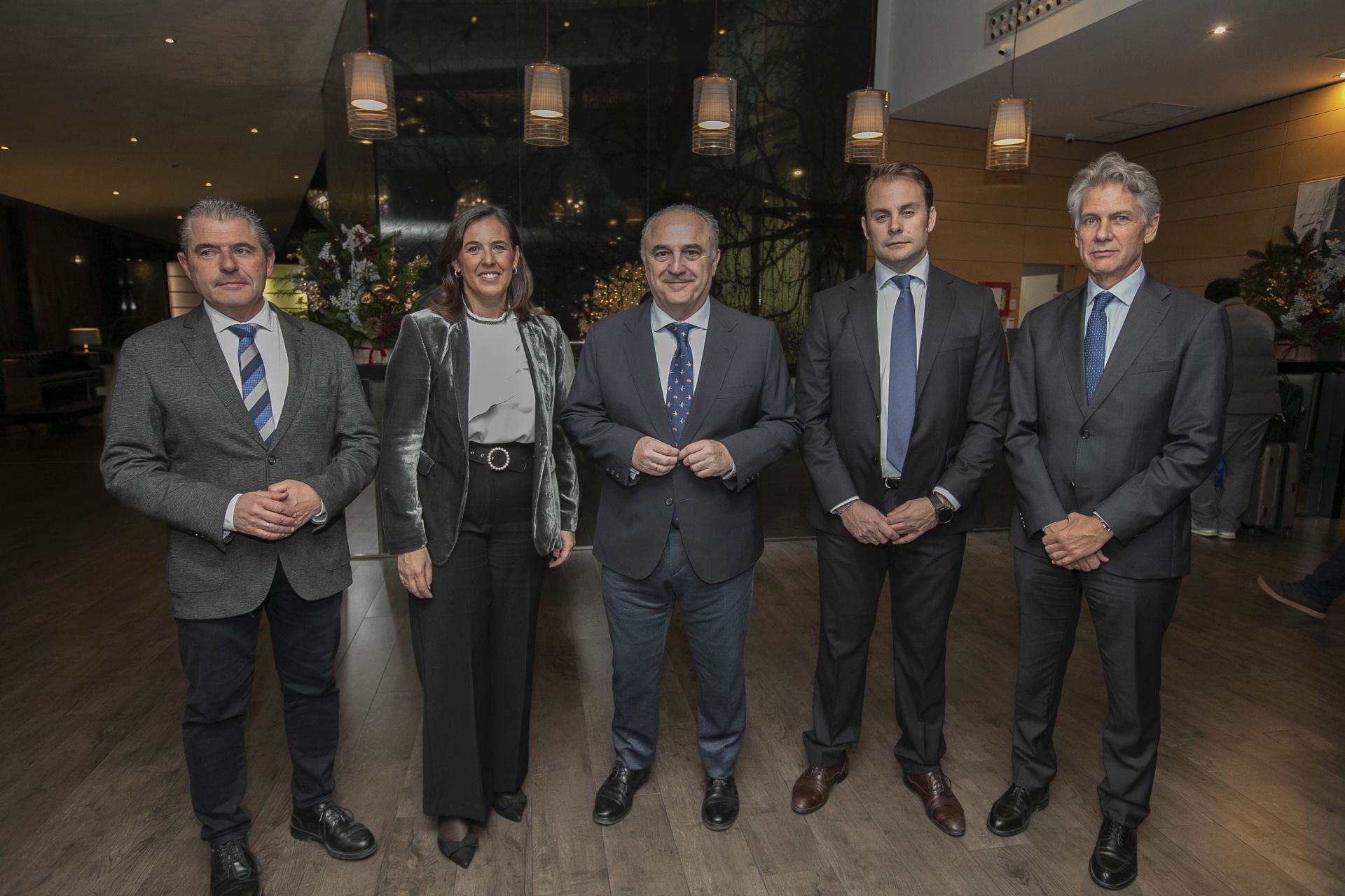 Los asistentes a la entrega del Premio Gran Capitán de ABC a El Cordobés, en imágenes