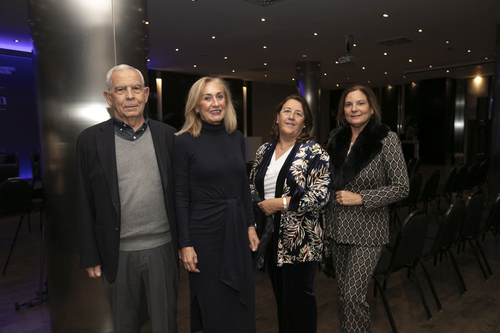 Los asistentes a la entrega del Premio Gran Capitán de ABC a El Cordobés, en imágenes