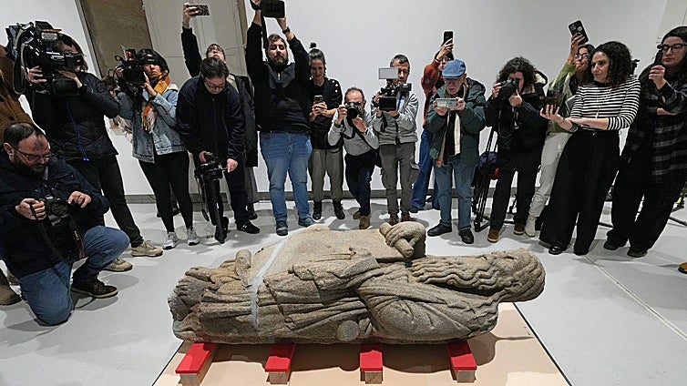 Las estatuas de Abraham e Isaac ya están en Santiago