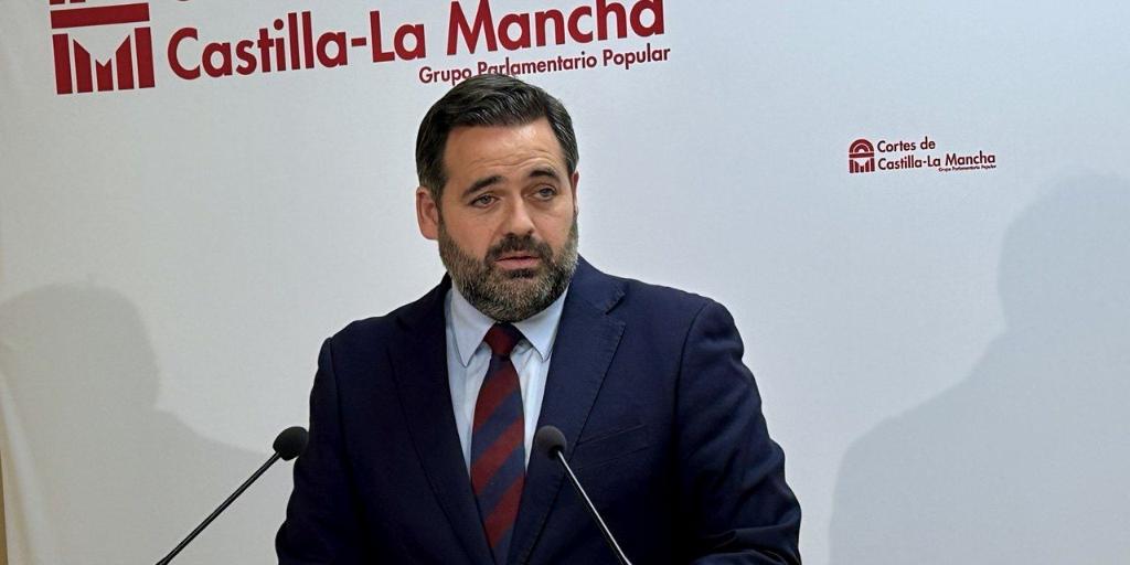 Núñez pide a Page que deje «este juego de trileros» y retire de forma oficial el apoyo del PSOE regional a Pedro Sánchez