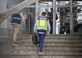 La Policía registra la sede de la operadora de hidrocarburos Biomar Oil por orden de la Audiencia Nacional