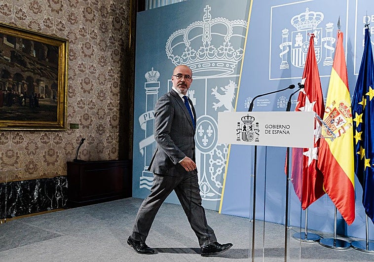 El juez del caso Begoña valora levantar la imputación contra el delegado del Gobierno en Madrid