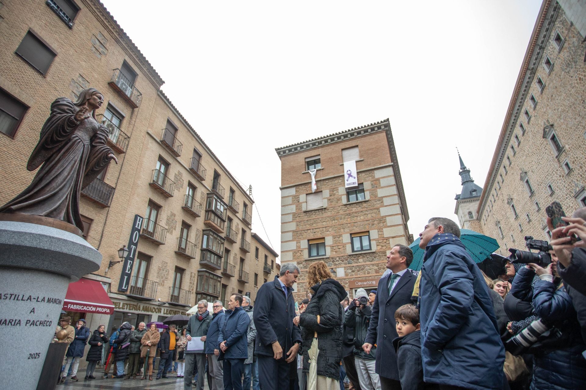 Toledo suma una nueva escultura en sus calles, la de María Pacheco