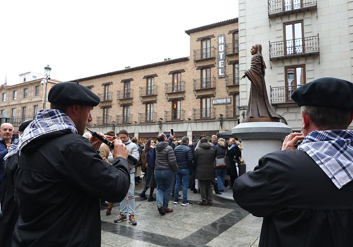 La dulzaina La Sagra ha acompañado el acto con su música