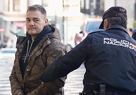 El hermano del presunto parricida de Valderrueda (León): «Mi padre estaba en el suelo lleno de sangre y él le golpeaba»