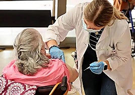 La recomendación de usar mascarillas en centros sanitarios y residencias se aplicará hasta el 8 de enero