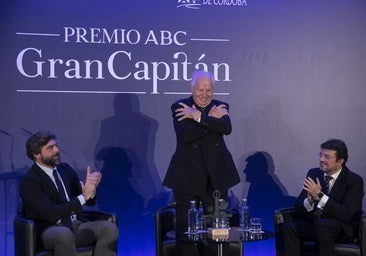 La entrega del premio Gran Capitán de ABC a El Cordobés, en imágenes
