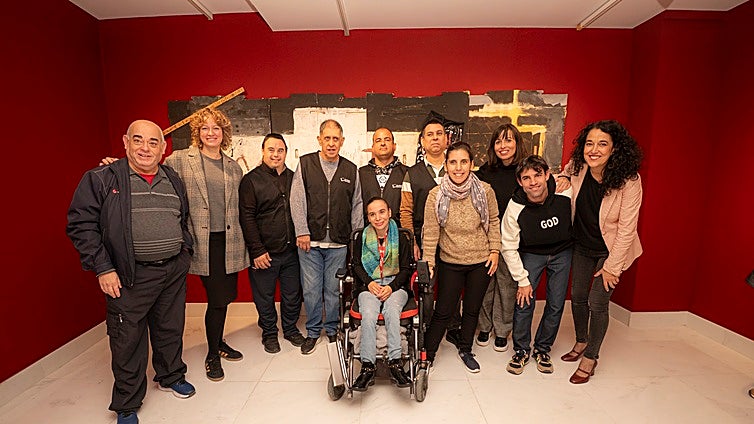 Discapacitados hacen versiones de obras de arte contemporáneo de la Fundación Bancaja en una exposición