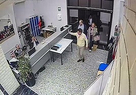 Así fue la entrada de Mazón al Cecopi el día de la dana: la Generalitat confirma a la juez que llegó a las 20.28 horas