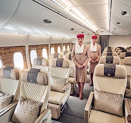 Emirates busca personal para tripulante de cabina con sueldos de más de 2.600 euros en Barcelona: requisitos, fechas y cómo inscribirse