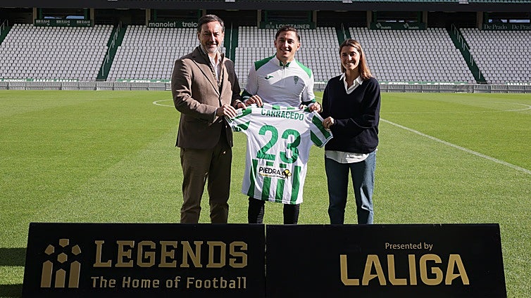 La camiseta del ascenso del Córdoba CF a Segunda ya luce en el Museo Legends