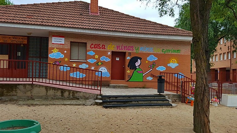 Tiros en la puerta de una guardería de Vallecas: dos hermanos heridos por una pelea de aparcamiento