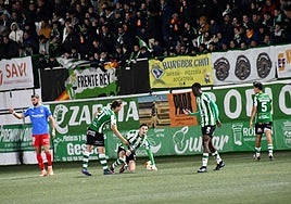 Pese a la derrota, el equipo conquense se marcha de la Copa del Rey con la cabeza alta y la ovación de una afición que supo reconocer el esfuerzo