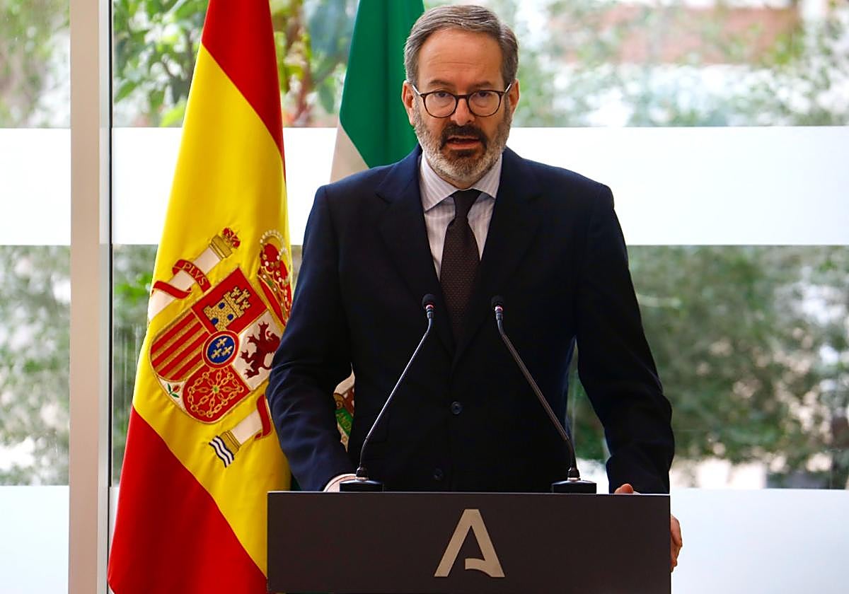 El delegado del Gobierno de la Junta, Adolfo Molina, durante el acto institucinal del 4D