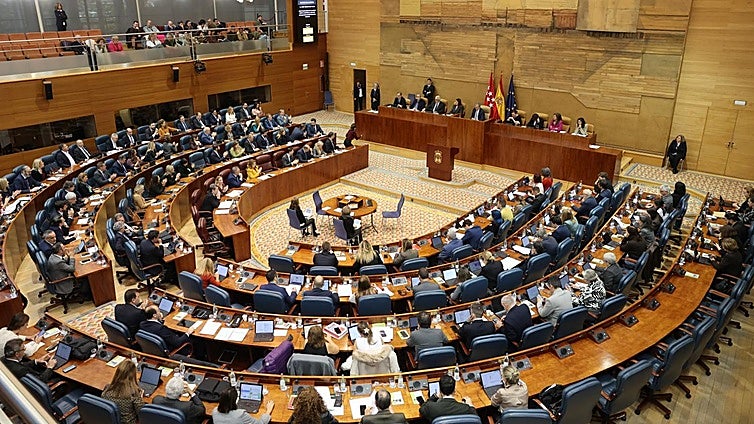 La izquierda y Vox cargan contra el Gobierno de Ayuso por el Hospital de Torrejón y el PP insiste en que no hay «incumplimientos»