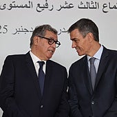 El primer ministro de Marruecos, Aziz Ajanuch, y el presidente del Gobierno, Pedro Sánchez, anteayer en la Moncloa