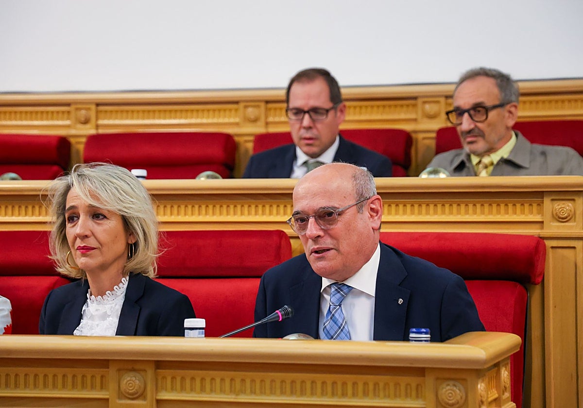 Inés Cañizares, Juan Marín, Daniel Morcillo y Florentino Delgado, concejales de Vox en el Ayuntamiento de Toeldo