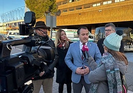 Vox acusa a Page de «condenar a los médicos al colapso» mientras impone servicios mínimos del cien por cien en las cuatro jornadas de huelga