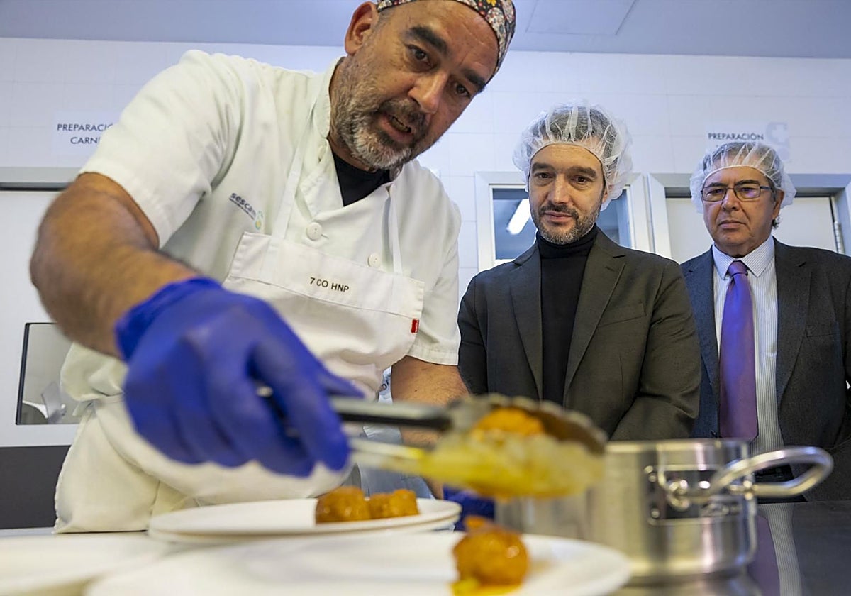 Pablo Bustinduy, visita el Hospital Nacional de Parapléjicos