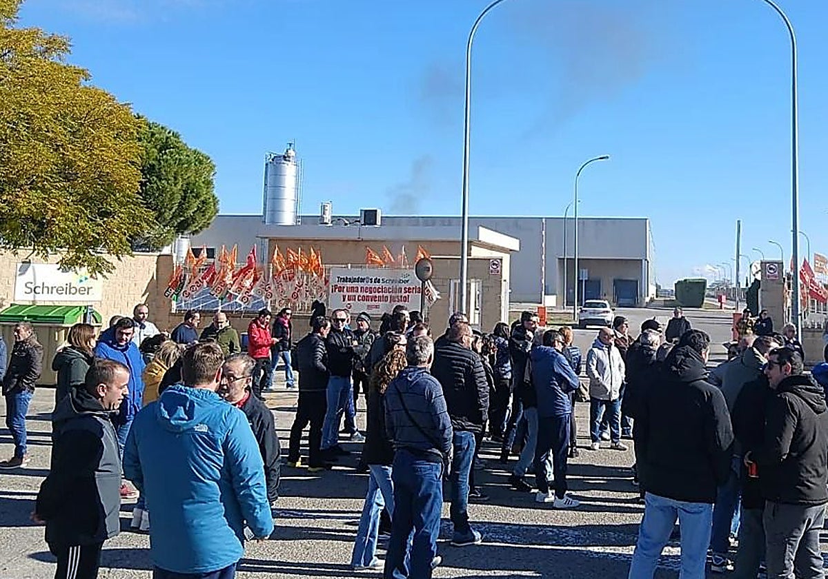 La producción de la planta de Talavera quedó detenida por completo ayer en los turnos de tarde y noche