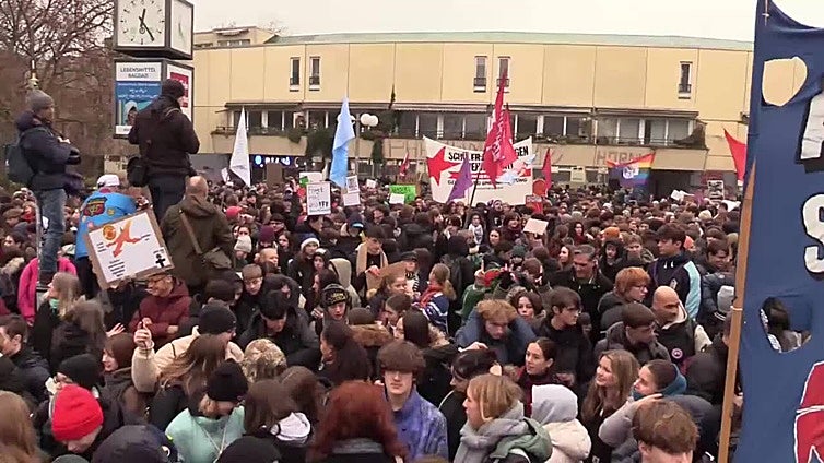 El Parlamento alemán da luz verde al nuevo servicio militar, de momento voluntario