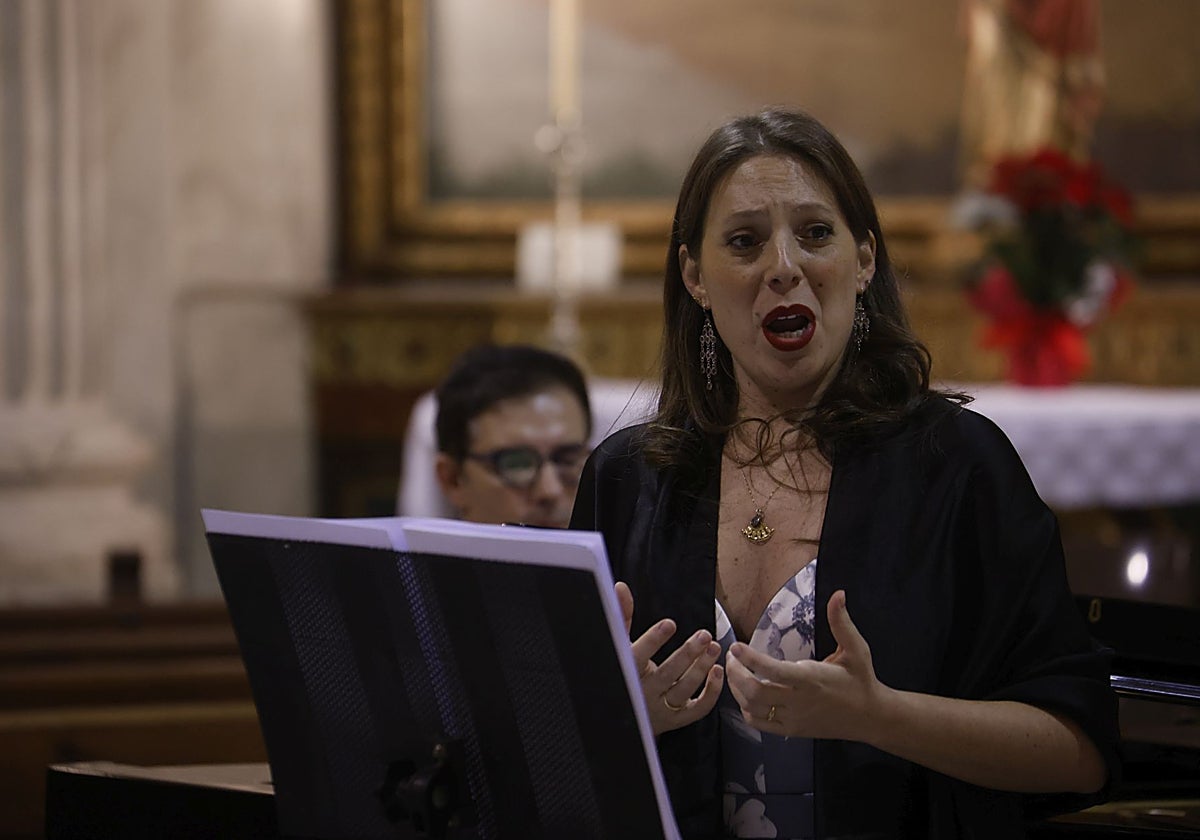 La soprano Javiera Saavedra, en su recital en la iglesia del colegio de Santa Victoria