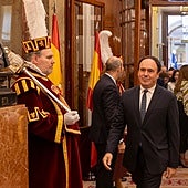 El photocall de una fiesta de la Constitución con pocos canapés y muchas ausencias