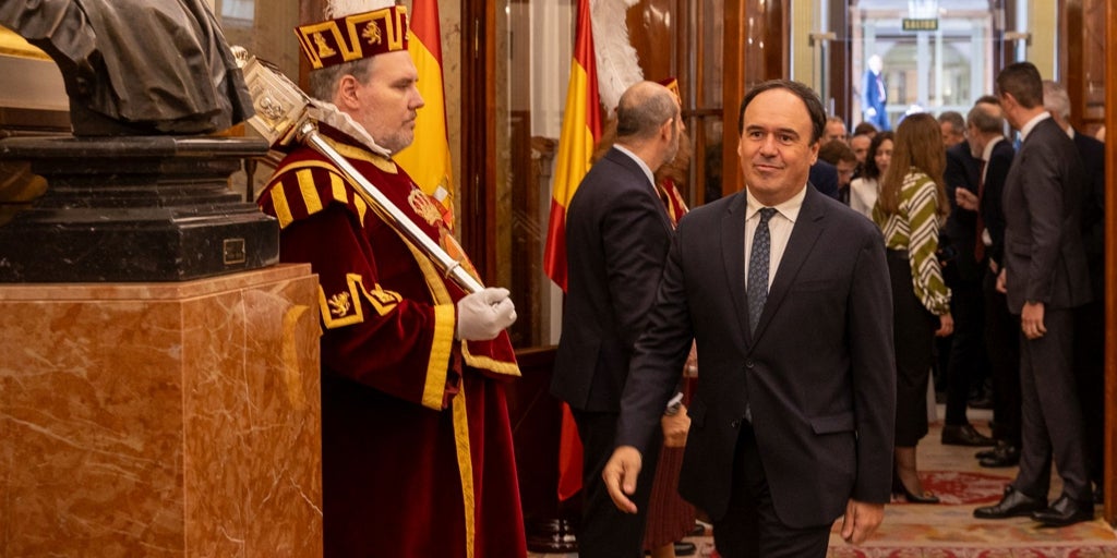 El  photocall  de una fiesta de la Constitución con pocos canapés y muchas ausencias