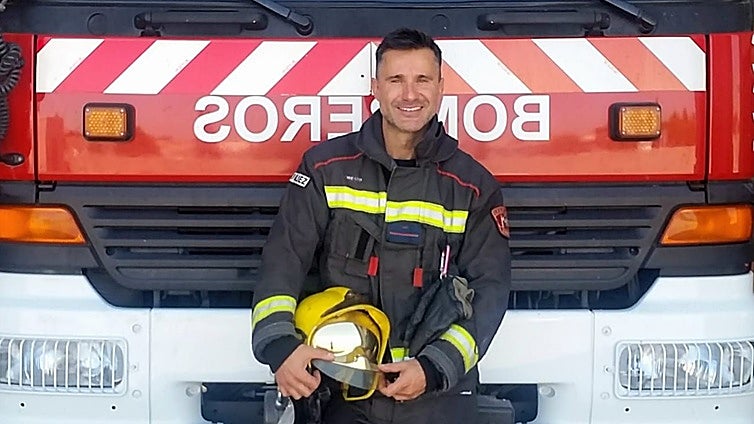 El bombero del Consorcio de Toledo que salvó a un vecino en Buenavista relata cómo fue el rescate: «Salté sin pensarlo»