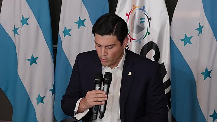 Un integrante del CNE de Honduras denuncia fraude en las elecciones