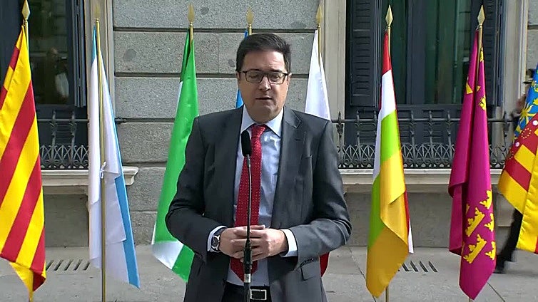 Óscar López sobre la Sanidad: "Ayuso está convirtiendo un derecho en un negocio"