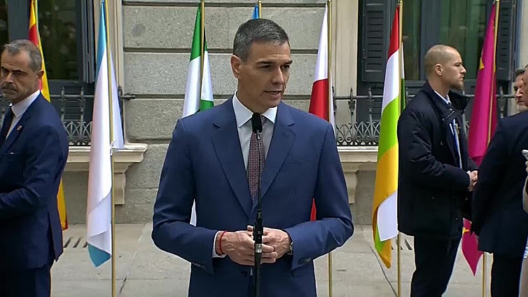 Sánchez reivindica la protección de la salud pública frente a las "privatizaciones" del PP