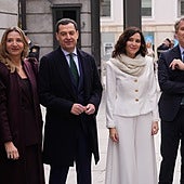 Juanma Moreno, junto a Díaz Ayuso y Núñez Feijóo, a su llegada al acto institucional por el Día de la Constitución