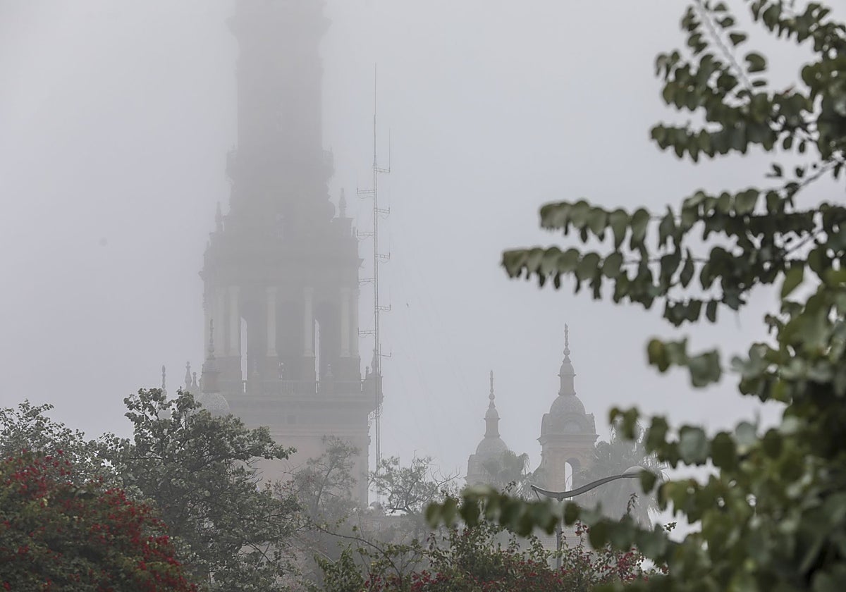 Densa niebla en Sevilla