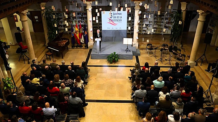 El  El acto también ha recordado que este año se cumplen 50 años del inicio de la Transición en España