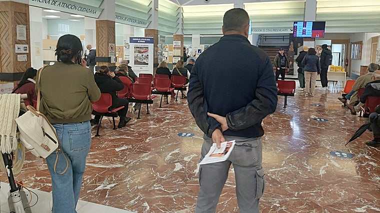 El atasco en el padrón de Córdoba sigue creciendo y supera ya las 15.000 solicitudes pendientes