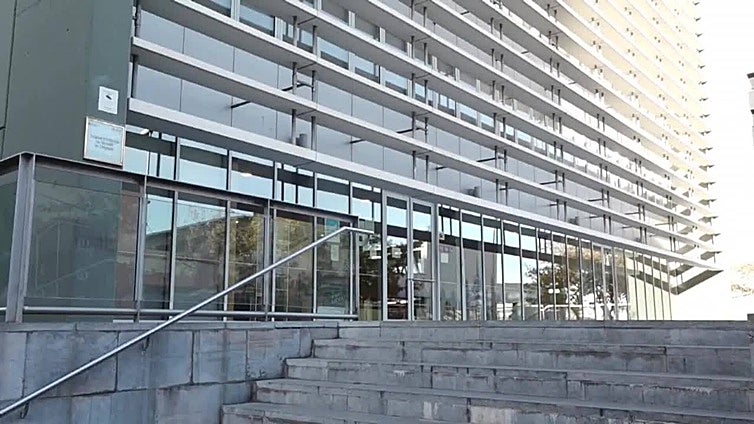 A prisión un vecino de Cornellà (Barcelona) por agredir sexualmente a la hija menor de su pareja