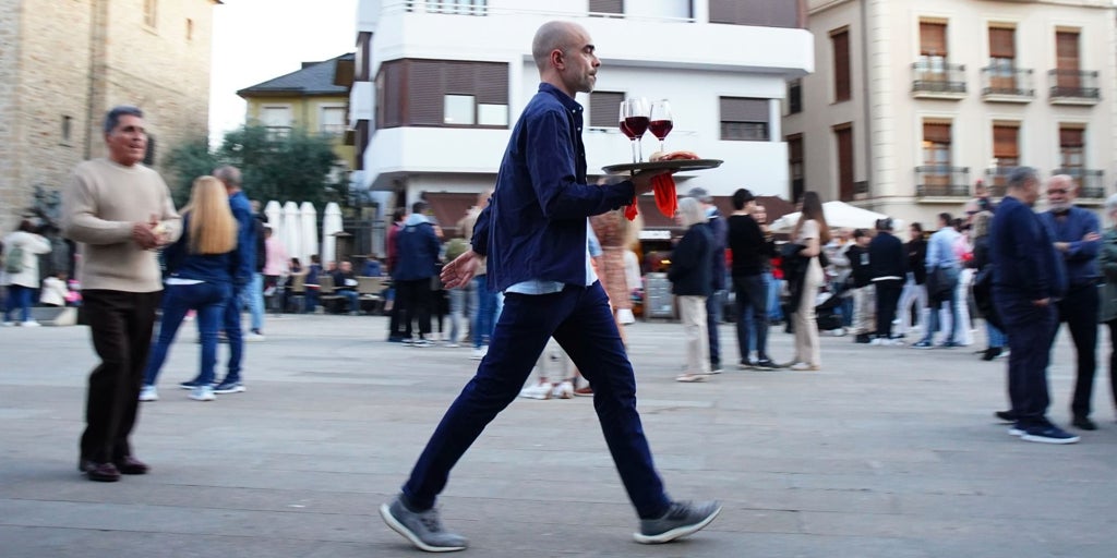 Ocho de cada diez contratos en la restauración de Castilla y León son fijos y el 72% a jornada completa