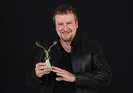 El actor Fernando Cayo recibe el Águila de Oro y reivindica el corto como «escuela fundamental»