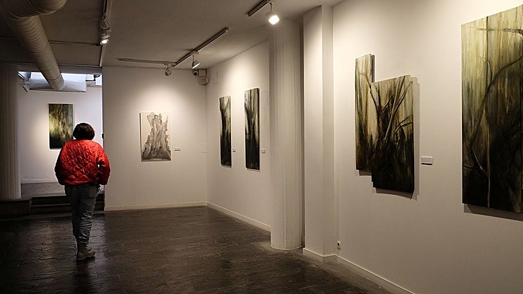 'Soledades': la íntima exposición de Purificación del Bosque estrena en Salamanca