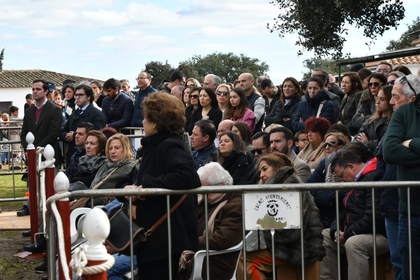 La emocionante coronación de la Virgen de Luna en la Jara, en imágenes