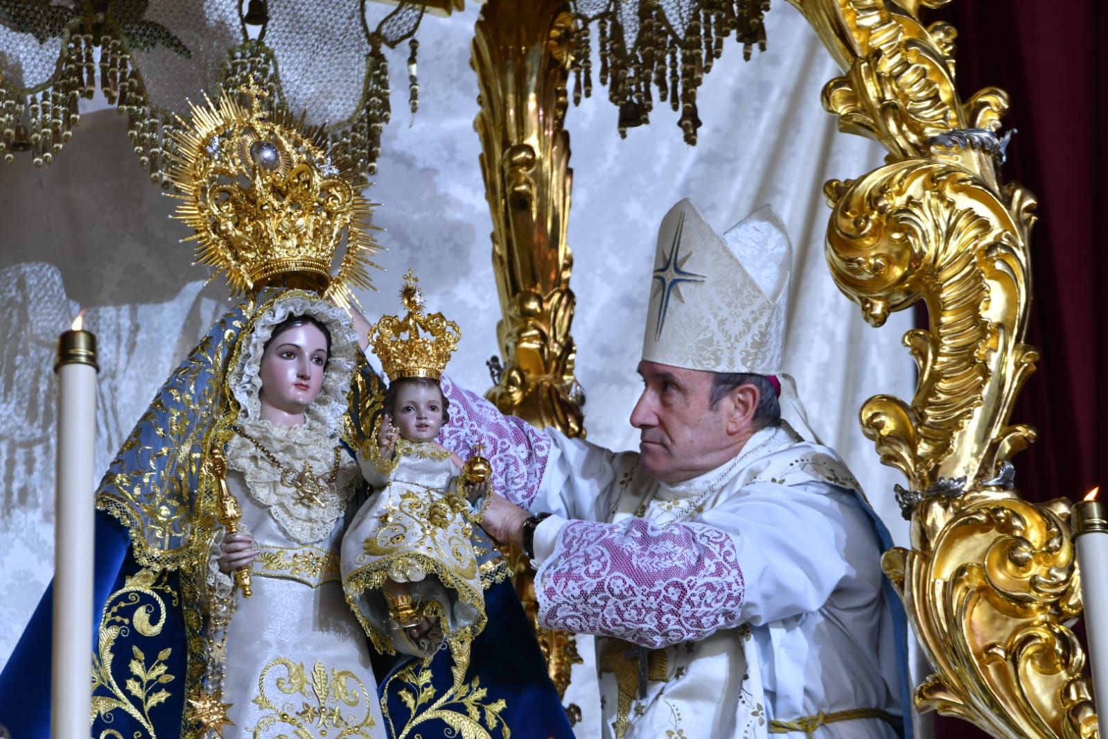 La emocionante coronación de la Virgen de Luna en la Jara, en imágenes