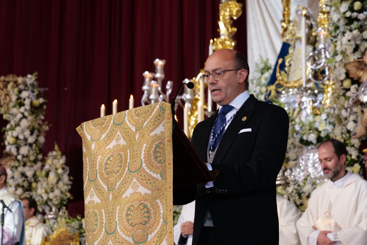 La emocionante coronación de la Virgen de Luna en la Jara, en imágenes