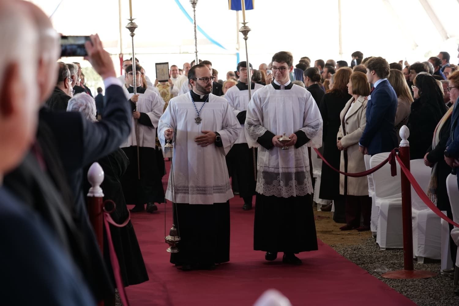 La emocionante coronación de la Virgen de Luna en la Jara, en imágenes