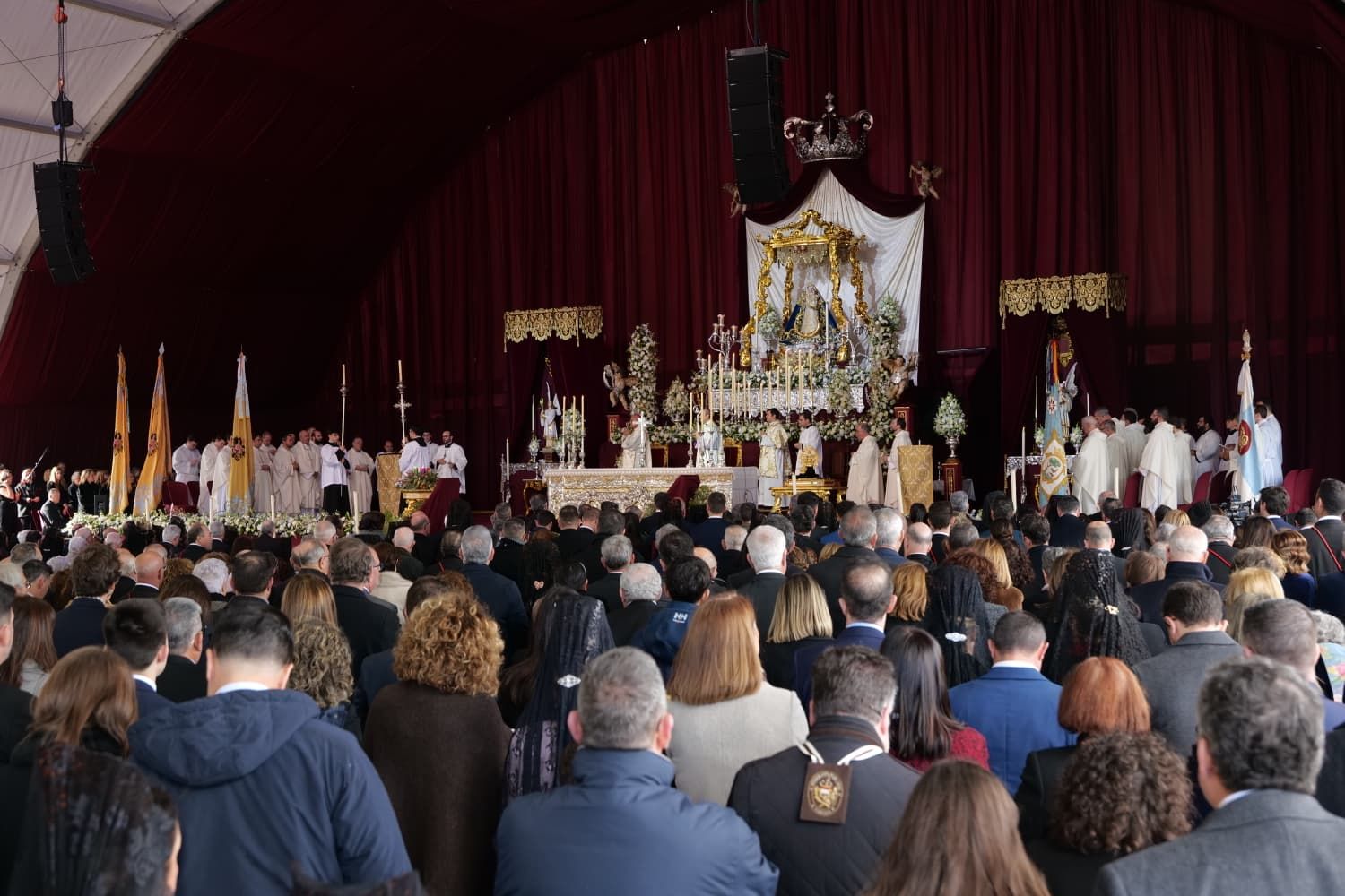 La emocionante coronación de la Virgen de Luna en la Jara, en imágenes