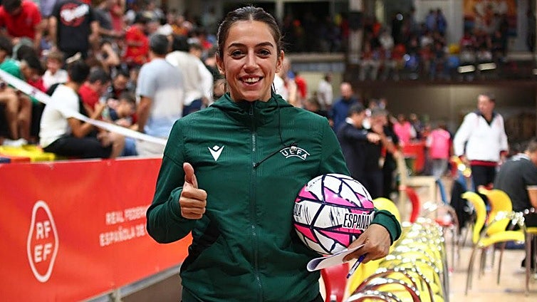 Histórico arbitraje de la toledana Noelia Gutiérrez en la final del primer Mundial femenino de fútbol sala
